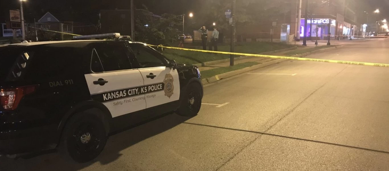 ΗΠΑ: Αστυνομικοί βάζουν σε μαύρο σακούλα στο κεφάλι - Τον πιέζουν στην άσφαλτο και καταλήγει νεκρός (βίντεο)